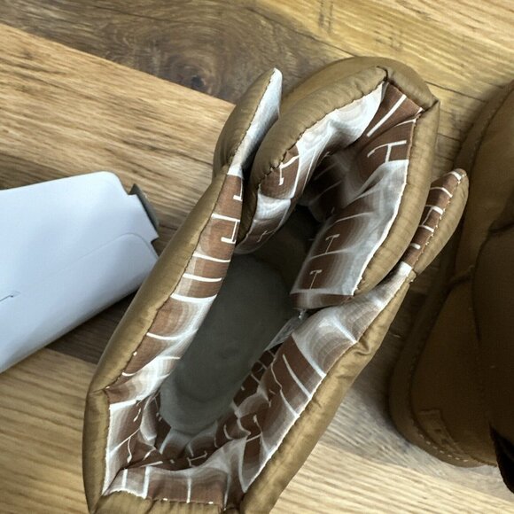 UGG womens NEW Classic Maxi Toggle boots 6 weatherproof cover - Picture 8 of 15